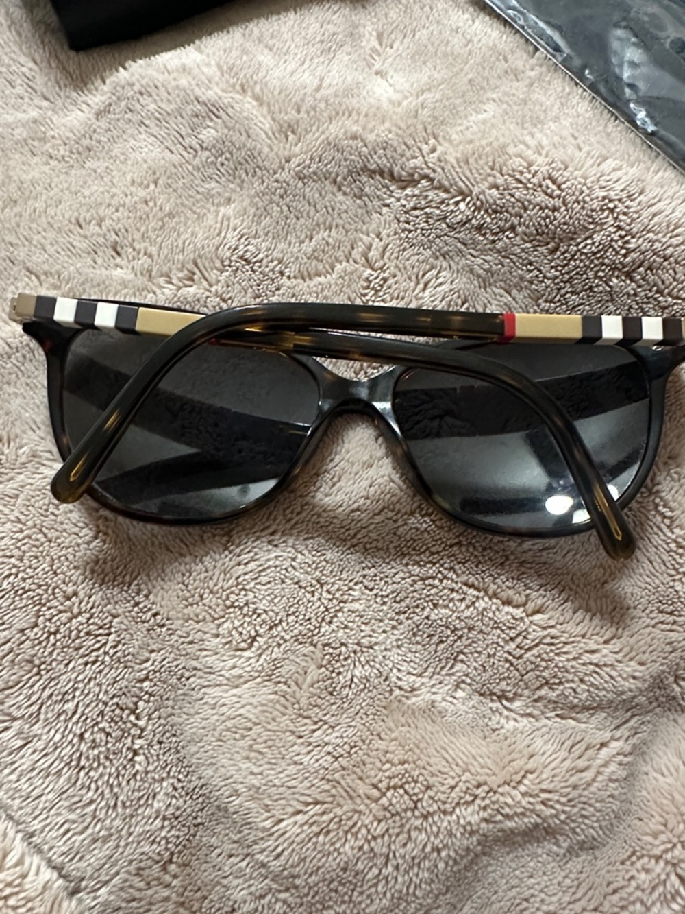 Burberry Tortoiseshell Cat-Eye Sunglasses with Black Case - Picture 10 of 15